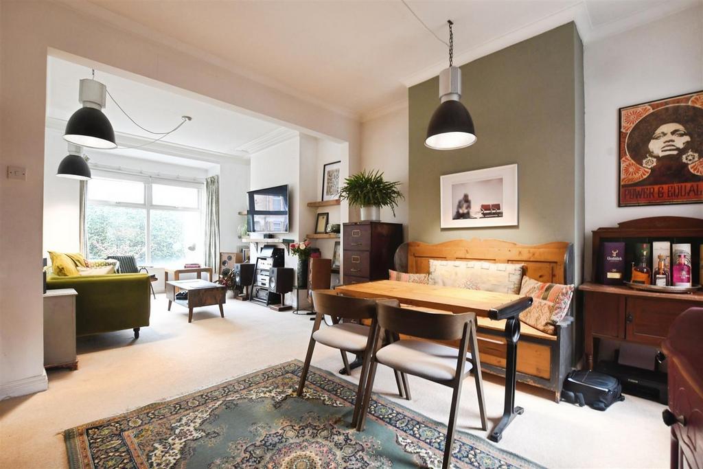 Lounge/Dining Room