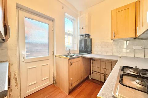 2 bedroom terraced house for sale, Princess Avenue, Denton