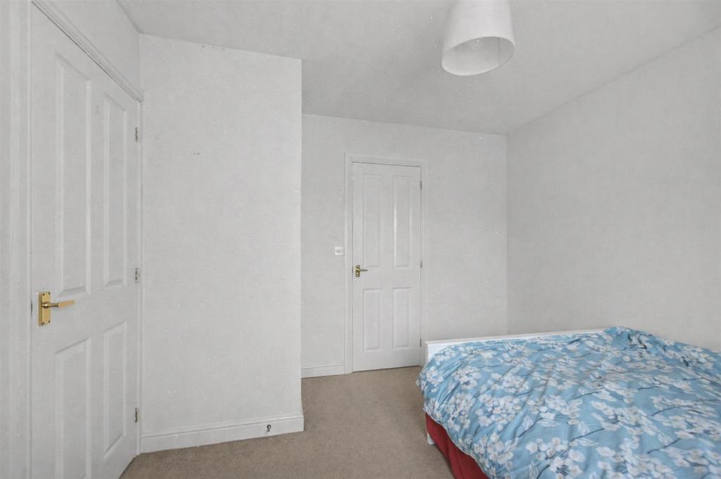 Bedroom 1 2.jpeg
