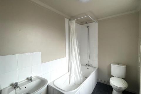 2 bedroom terraced house to rent, Robert Heath Street, Stoke-on-Trent ST6