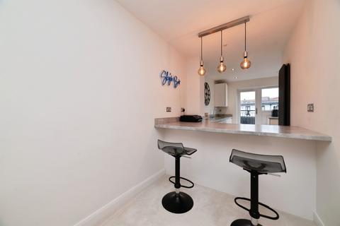 2 bedroom end of terrace house for sale, Finkle Court, Hull
