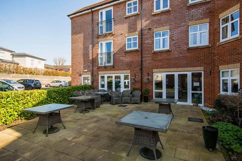 2 bedroom retirement property for sale, Pinewood Gardens, Southborough