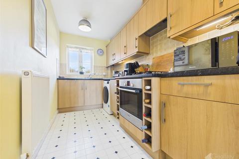 2 bedroom flat for sale, Haybluff Drive, Great Ashby, Stevenage SG1