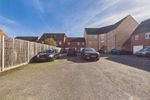 2 bedroom flat for sale, Haybluff Drive, Great Ashby, Stevenage SG1