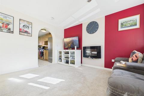 2 bedroom flat for sale, Haybluff Drive, Great Ashby, Stevenage SG1