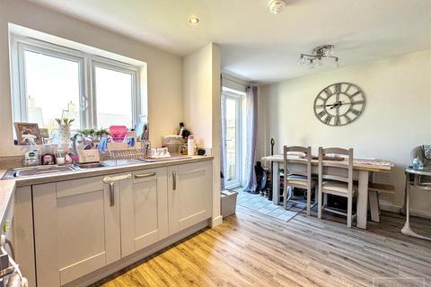 3 bedroom semi-detached house for sale, Cairn Drive, Buxton