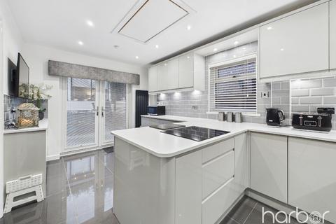 undefined, Rhindhouse Place, Baillieston, Glasgow, City of Glasgow, G69 6JH