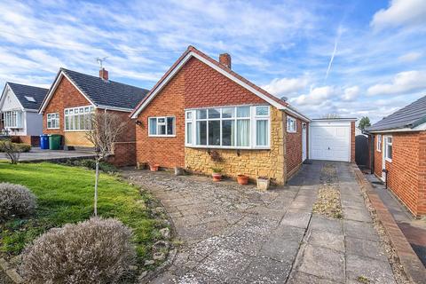 2 bedroom detached bungalow for sale, Ranleigh Avenue, Kingswinford, DY6 8PY