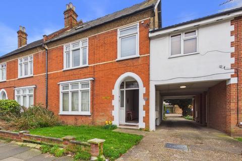 1 bedroom apartment for sale, Chaucer Road, Ashford, Surrey, TW15