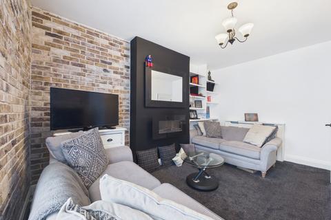 1 bedroom apartment for sale, Chaucer Road, Ashford, Surrey, TW15