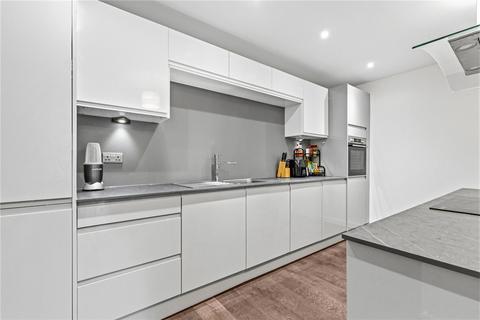3 bedroom apartment to rent, Princess Crescent, London, N4