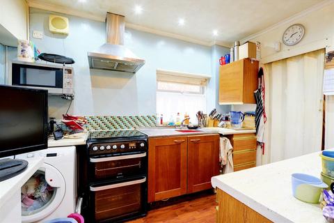 3 bedroom semi-detached house for sale, Trevor Road, Beeston, Nottingham