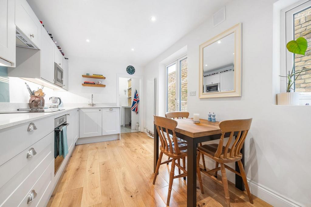 Kitchen.JPG