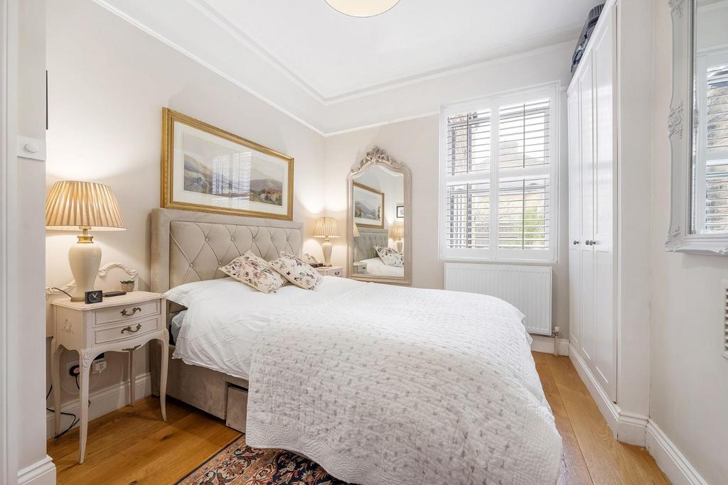 Bedroom (2).JPG
