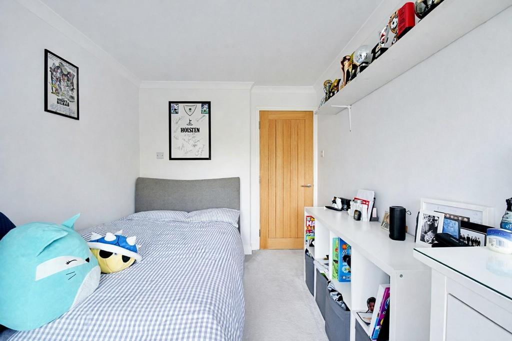 Bedroom 2 2.jpg