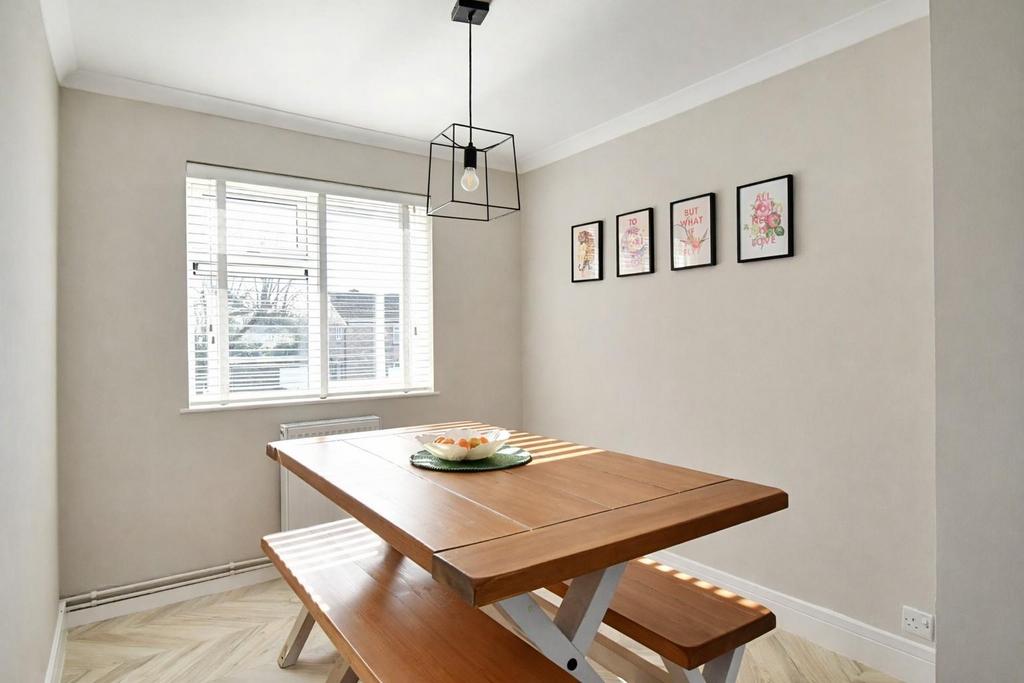 Dining Area 1.jpg