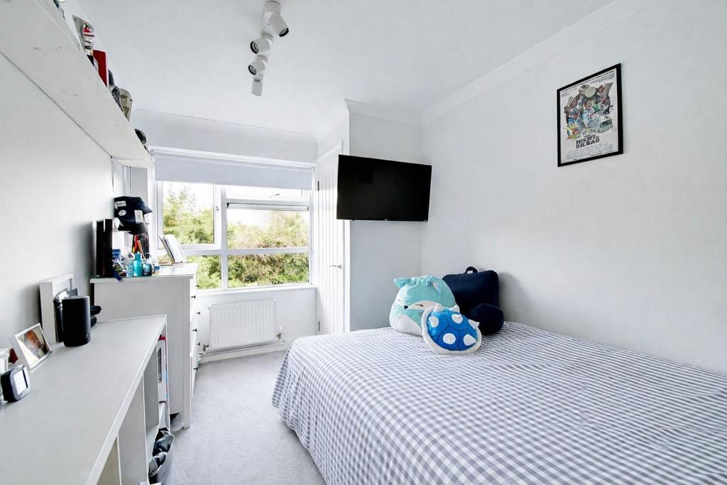 Bedroom 2 1.jpg