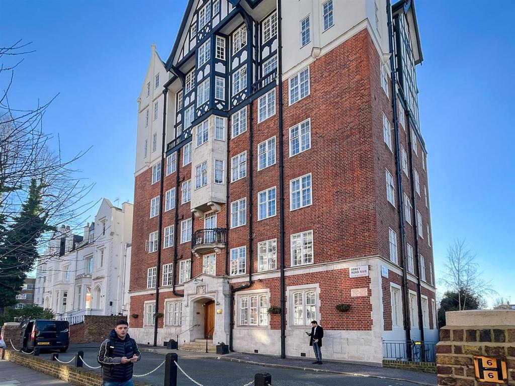 Exterior (1 of 1).jpg