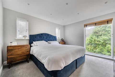 4 bedroom house for sale, Cherry Tree Avenue, Haslemere