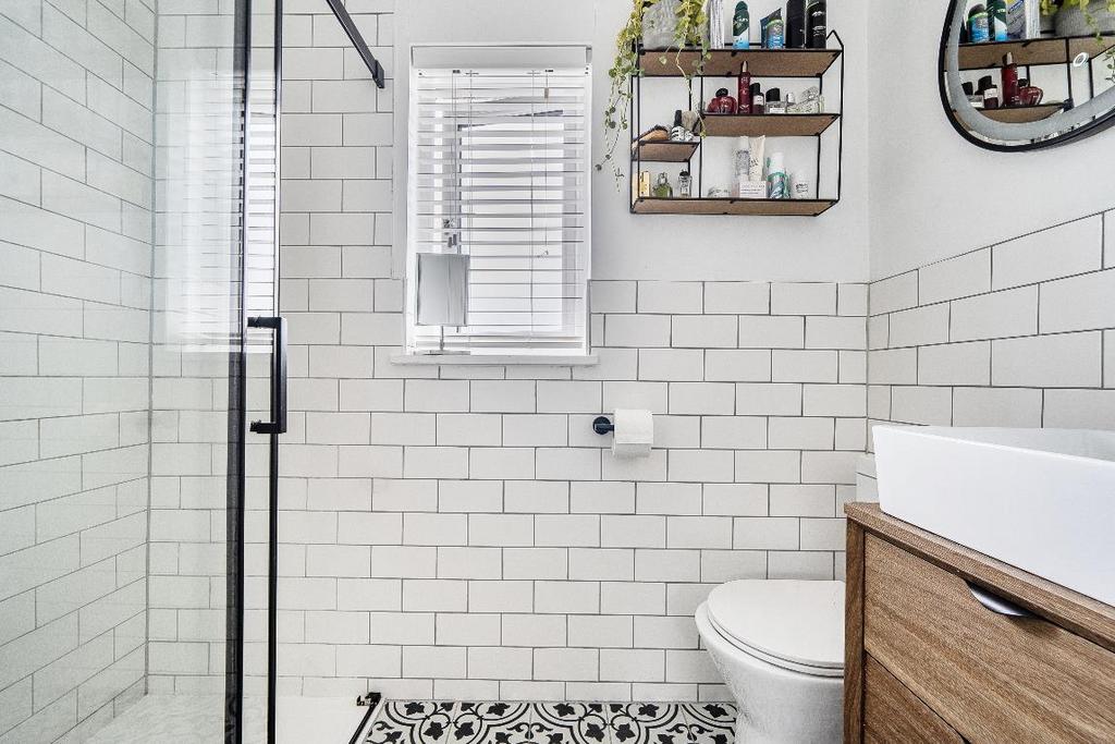 Bedroom 1 Ensuite.png