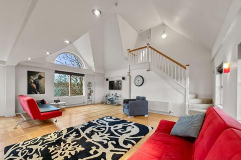 3 bedroom apartment for sale, Heath Road, Hale