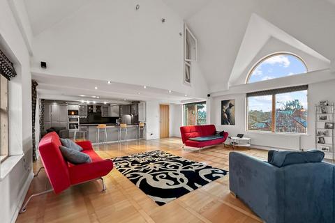 3 bedroom apartment for sale, Heath Road, Hale