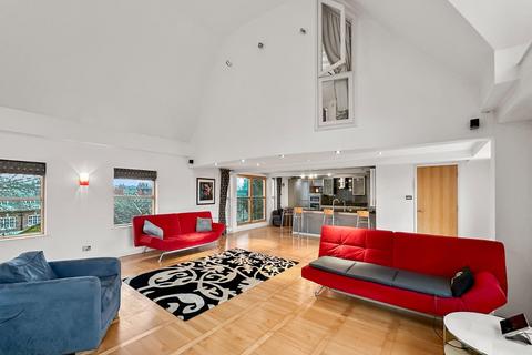 3 bedroom apartment for sale, Heath Road, Hale