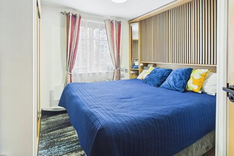 undefined, Wexham Road, Slough, Berkshire, SL1