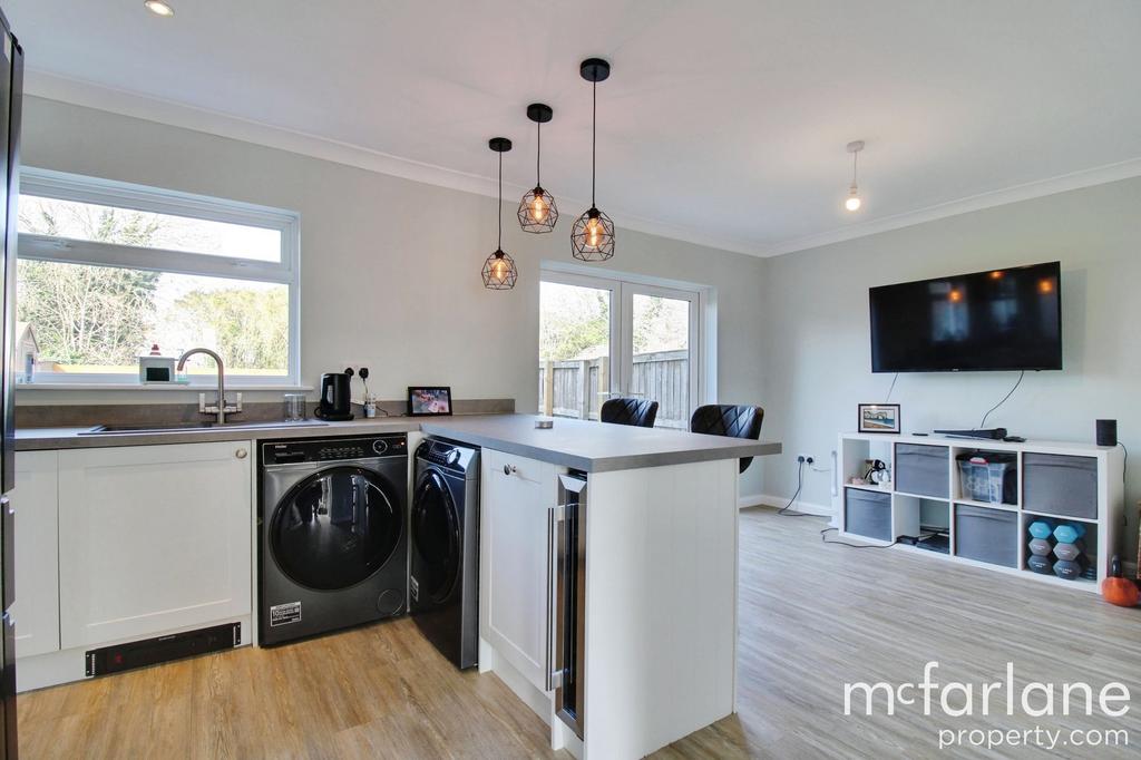 Kitchen &amp; Dining Room