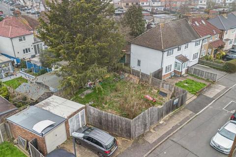 3 bedroom semi-detached house for sale, Sefton Avenue, Harrow, Middlesex, HA3 5JT