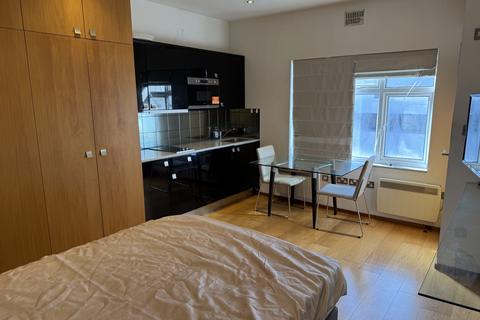 Studio to rent, London, NW11