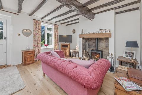4 bedroom cottage for sale, Netheroyd Hill Road, Huddersfield