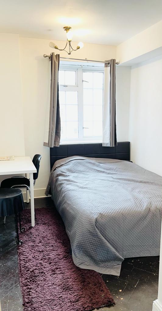 Bedroom B.jpg
