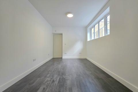 1 bedroom flat to rent, Old Kent Road, London, SE1