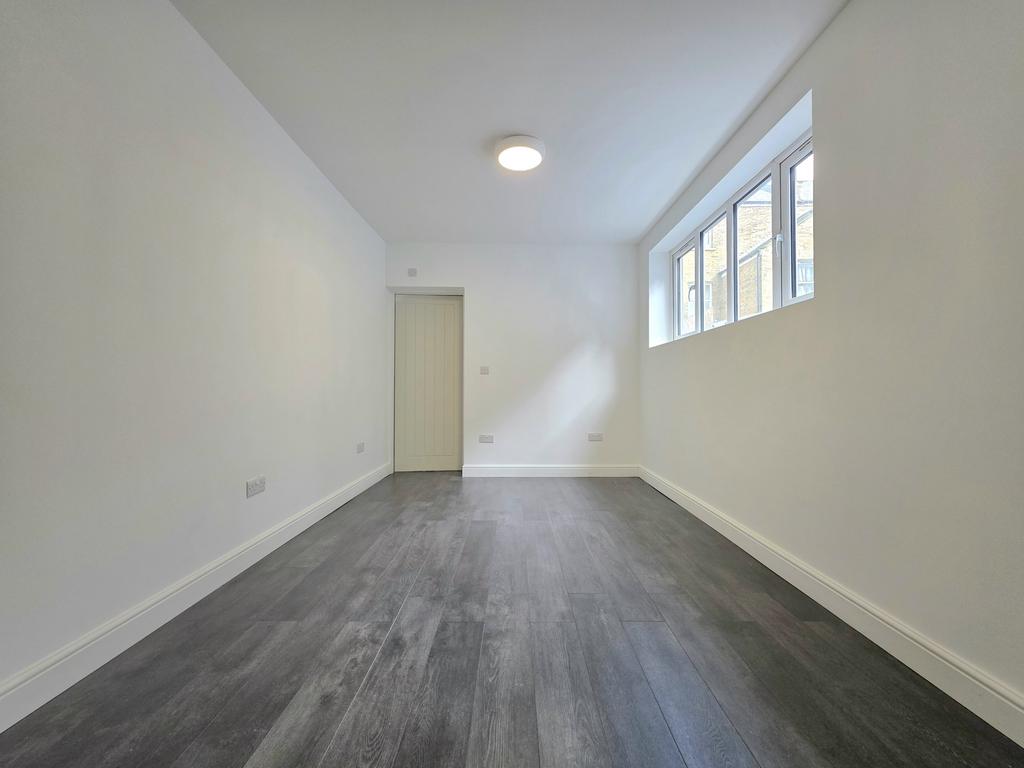 Apartment in London - View 3