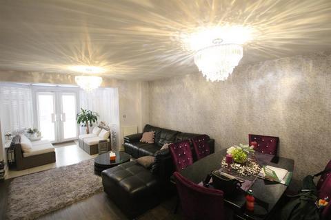 3 bedroom townhouse to rent, Fremantle Waye, Hayes, Middlesex, UB3 2FX