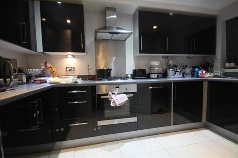 3 bedroom townhouse to rent, Fremantle Waye, Hayes, Middlesex, UB3 2FX