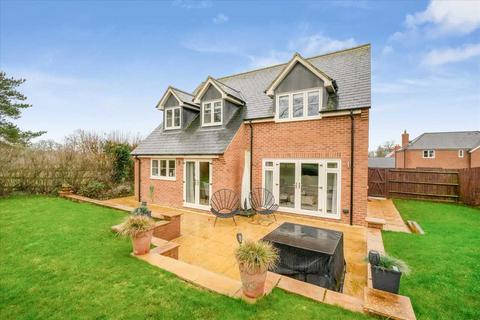 4 bedroom detached house for sale, Denton Road, Horotn NN7
