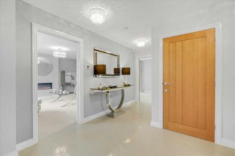 4 bedroom detached house for sale, Denton Road, Horotn NN7