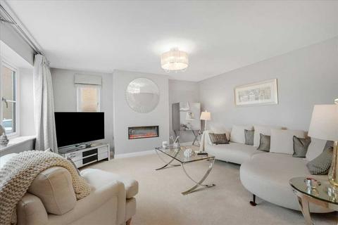 4 bedroom detached house for sale, Denton Road, Horotn NN7