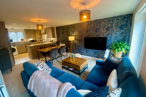 3 bedroom townhouse for sale, Yew Tree Avenue, Fallowfield