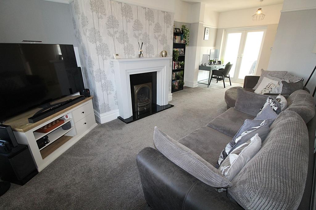 Lounge/dining room