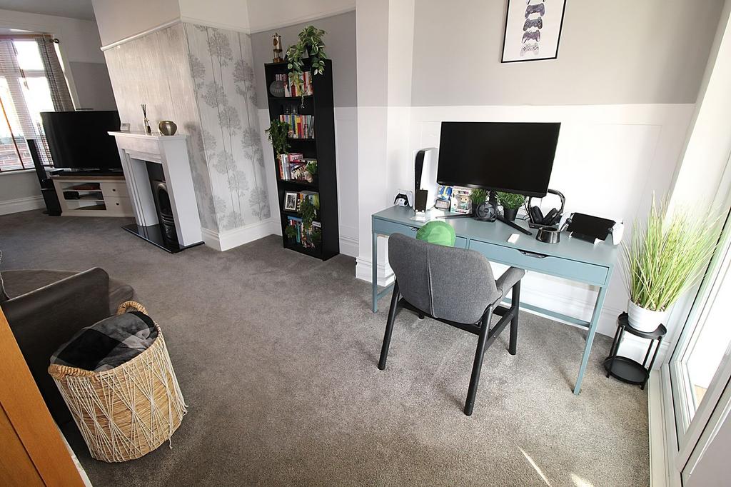 Lounge/dining room