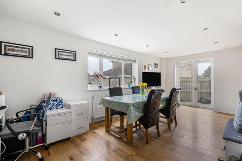 4 bedroom semi-detached house for sale, Queen Elizabeth Road, Cirencester, Gloucestershire, GL7