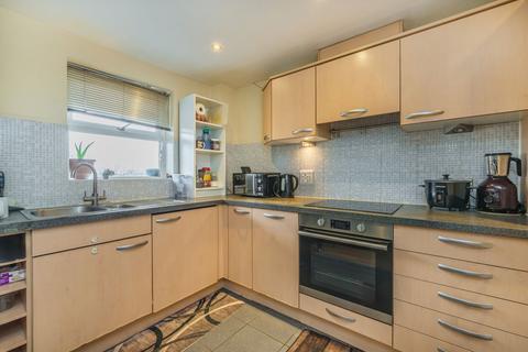2 bedroom flat for sale, Primrose Place, Isleworth TW7
