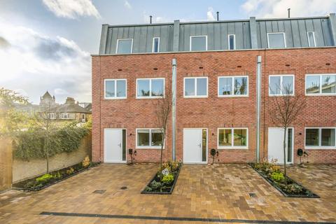undefined, Warwick Road, London W5
