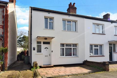 2 bedroom end of terrace house for sale, Washington Road, Worcester Park, KT4