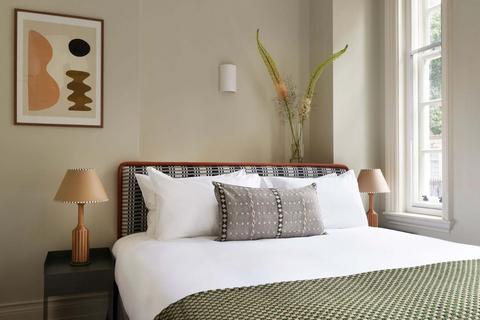 1 bedroom apartment to rent, Harley Street