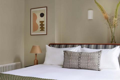 1 bedroom apartment to rent, Harley Street