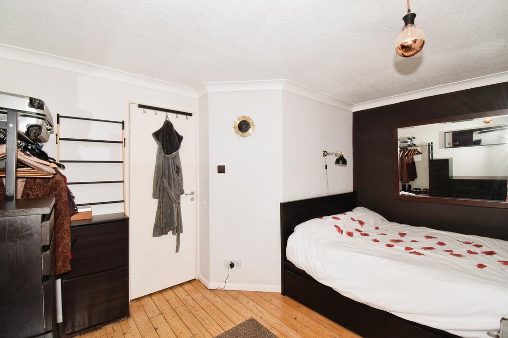 Bedroom (2)